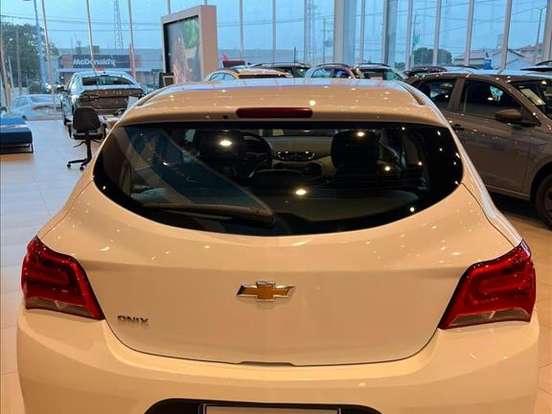CHEVROLET-ONIX-1.4 MPFI ADVANTAGE 8V FLEX 4P AUTOMÁTICO CHEVROLET-ONIX-2019