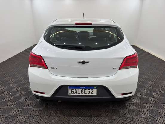 CHEVROLET-ONIX-2018