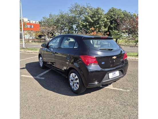 CHEVROLET-ONIX-1.4 MPFI LT 8V FLEX 4P AUTOMÁTICO CHEVROLET-ONIX-2016