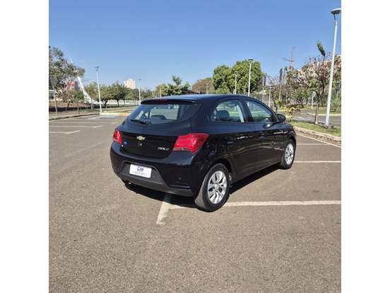 CHEVROLET-ONIX-1.4 MPFI LT 8V FLEX 4P AUTOMÁTICO CHEVROLET-ONIX-2016