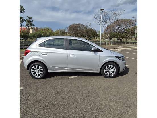 CHEVROLET-ONIX-2016
