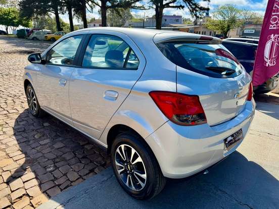 CHEVROLET-ONIX-2014