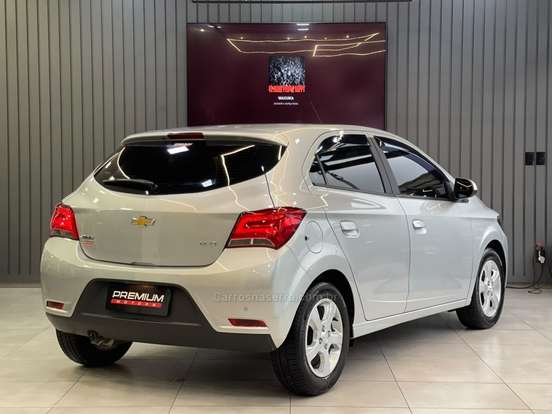 CHEVROLET-ONIX-2018