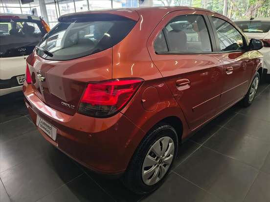 CHEVROLET-ONIX-2012