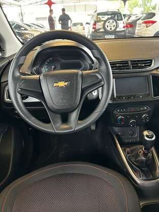 CHEVROLET-ONIX-2015