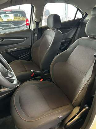CHEVROLET-ONIX-2015