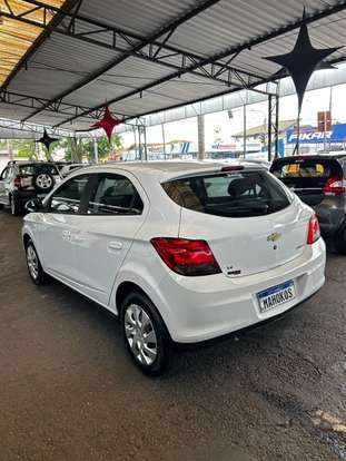 CHEVROLET-ONIX-2015