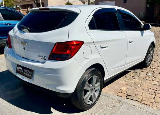 CHEVROLET-ONIX-2014