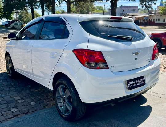 CHEVROLET-ONIX-2014
