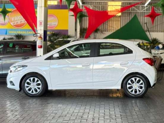 CHEVROLET-ONIX-1.4 MPFI LT 8V FLEX 4P MANUAL CHEVROLET-ONIX-2017