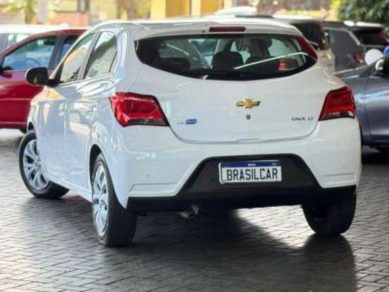 CHEVROLET-ONIX-2017