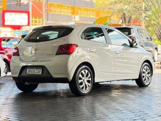 CHEVROLET-ONIX-2017