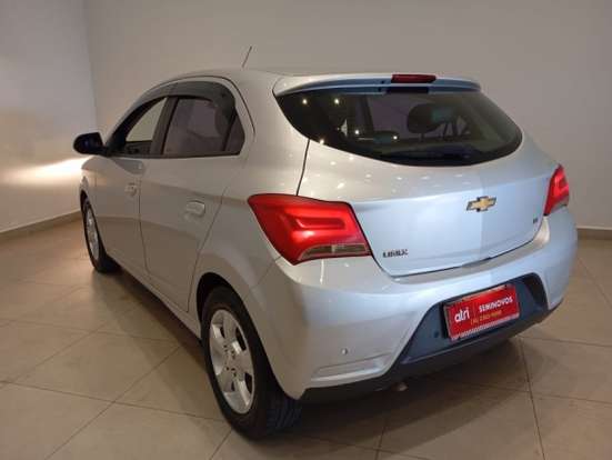 CHEVROLET-ONIX-2019
