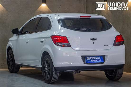 CHEVROLET-ONIX-2014