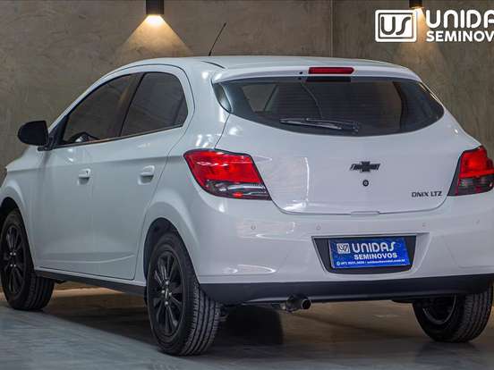 CHEVROLET-ONIX-1.4 MPFI LTZ 8V FLEX 4P AUTOMÁTICO CHEVROLET-ONIX-2014