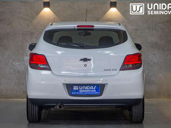 CHEVROLET-ONIX-1.4 MPFI LTZ 8V FLEX 4P AUTOMÁTICO CHEVROLET-ONIX-2014