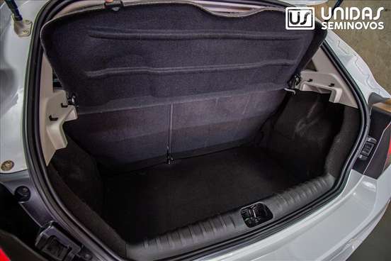 CHEVROLET-ONIX-2014