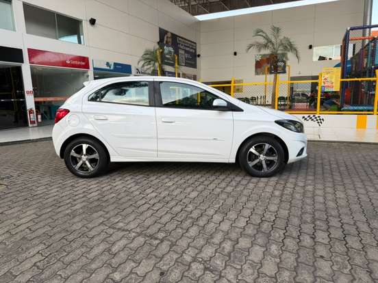 CHEVROLET-ONIX-2017