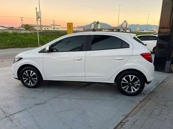 CHEVROLET-ONIX-1.4 MPFI LTZ 8V FLEX 4P MANUAL CHEVROLET-ONIX-2015