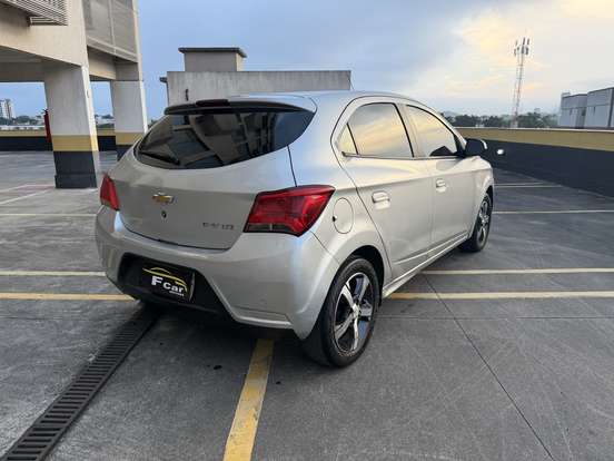 CHEVROLET-ONIX-2016