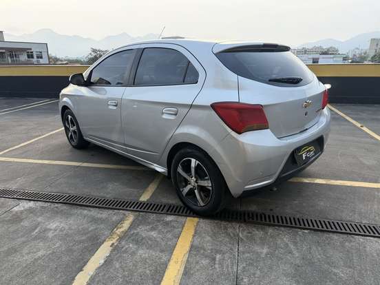 CHEVROLET-ONIX-2016