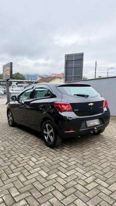 CHEVROLET-ONIX-2017