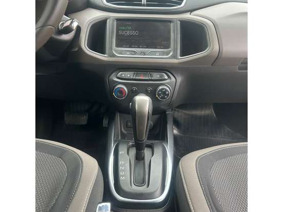 CHEVROLET-PRISMA-2013