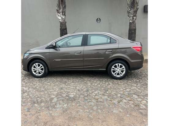 CHEVROLET-PRISMA-2013