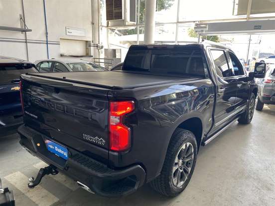 CHEVROLET-SILVERADO-5.3 V8 GASOLINA 1500 HIGH COUNTRY 4X4 AUTOMÁTICO CHEVROLET-SILVERADO-2023