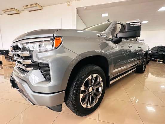 CHEVROLET-SILVERADO-5.3 V8 GASOLINA 1500 HIGH COUNTRY 4X4 AUTOMÁTICO CHEVROLET-SILVERADO-2024