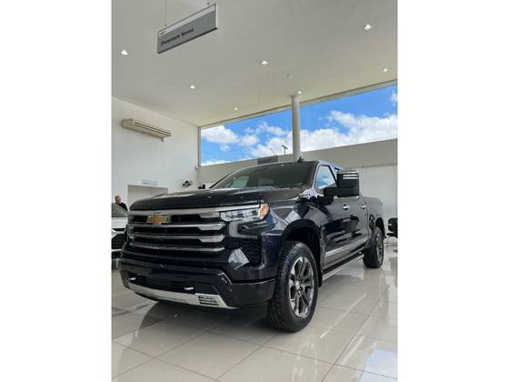CHEVROLET SILVERADO 5.3 V8 GASOLINA 1500 HIGH COUNTRY 4X4 AUTOMÁTICO