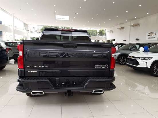 CHEVROLET-SILVERADO-5.3 V8 GASOLINA 1500 HIGH COUNTRY 4X4 AUTOMÁTICO CHEVROLET-SILVERADO-2023
