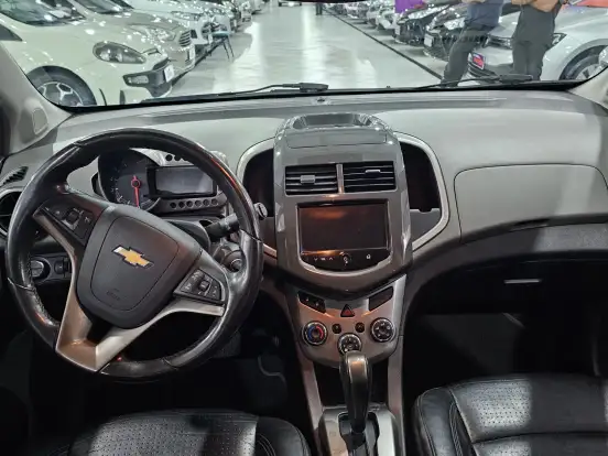 CHEVROLET-SONIC-1.6 LTZ 16V FLEX 4P AUTOMÁTICO CHEVROLET-SONIC-2014