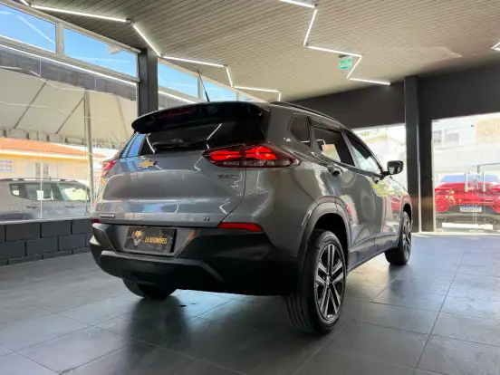 CHEVROLET-TRACKER-2024