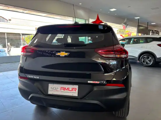 CHEVROLET-TRACKER-2023