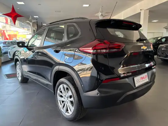 CHEVROLET-TRACKER-2023