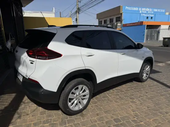 CHEVROLET-TRACKER-2024