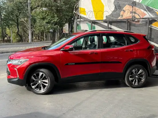 CHEVROLET-TRACKER-2023