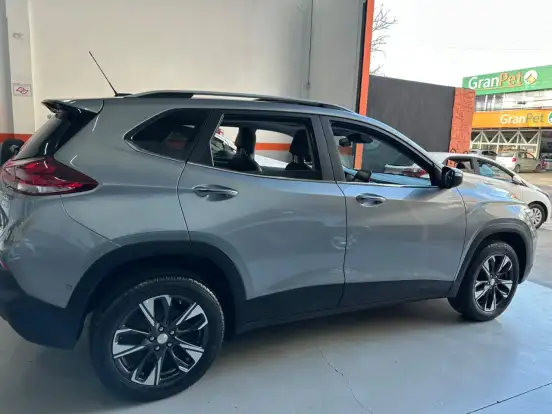 CHEVROLET-TRACKER-2024