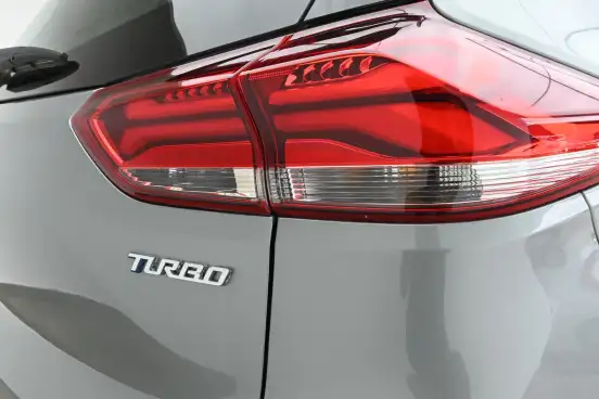 CHEVROLET-TRACKER-2023