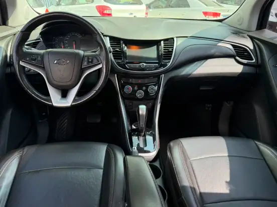 CHEVROLET-TRACKER-2019
