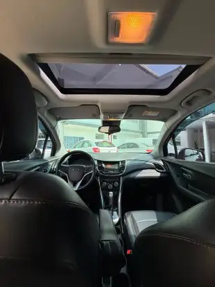 CHEVROLET-TRACKER-2019