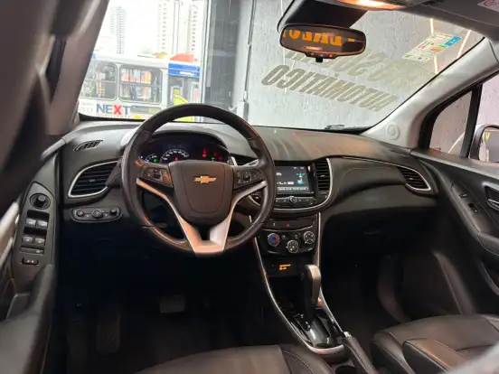 CHEVROLET-TRACKER-2017