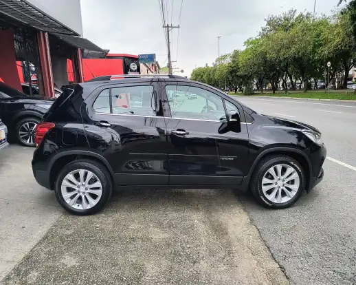 CHEVROLET-TRACKER-2018