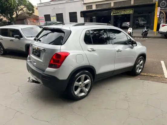 CHEVROLET-TRACKER-2015