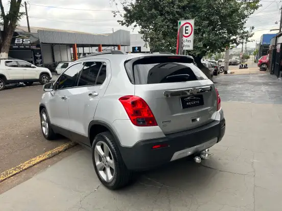 CHEVROLET-TRACKER-2015