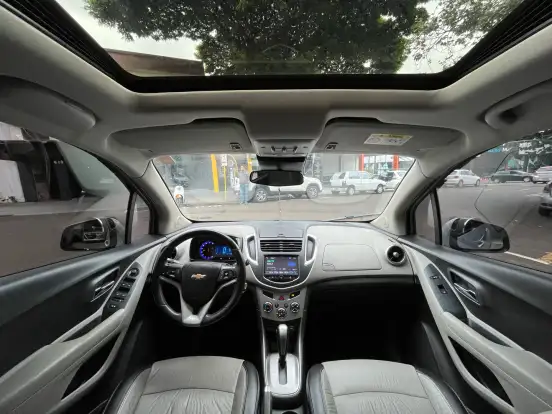 CHEVROLET-TRACKER-2015