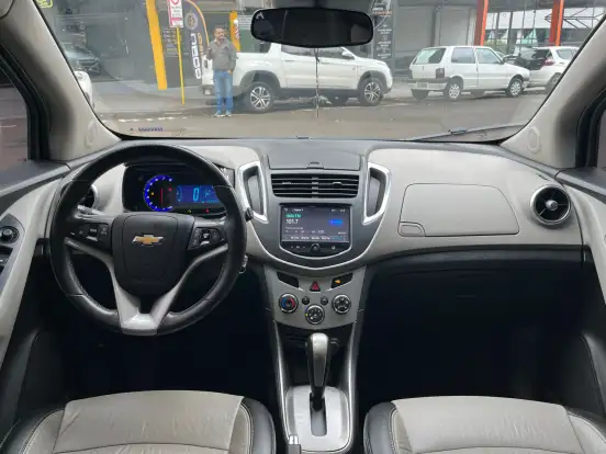 CHEVROLET-TRACKER-2015