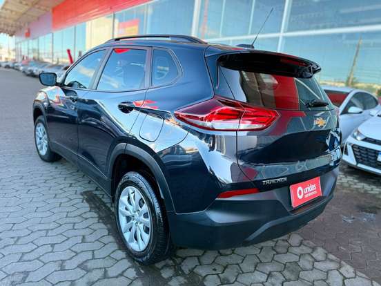 CHEVROLET-TRACKER-2023