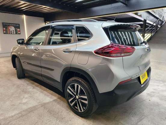 CHEVROLET-TRACKER-2023
